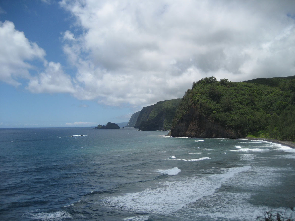 Pololu Valley view from the trail